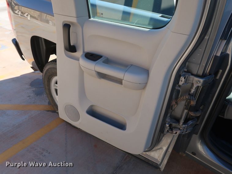 image for item DH3662 2013 Chevrolet Silverado 1500 Ext. Cab pickup truck