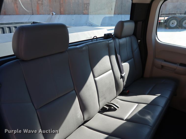 image for item DH3662 2013 Chevrolet Silverado 1500 Ext. Cab pickup truck