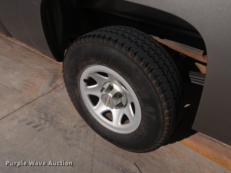 image for item DH3662 2013 Chevrolet Silverado 1500 Ext. Cab pickup truck