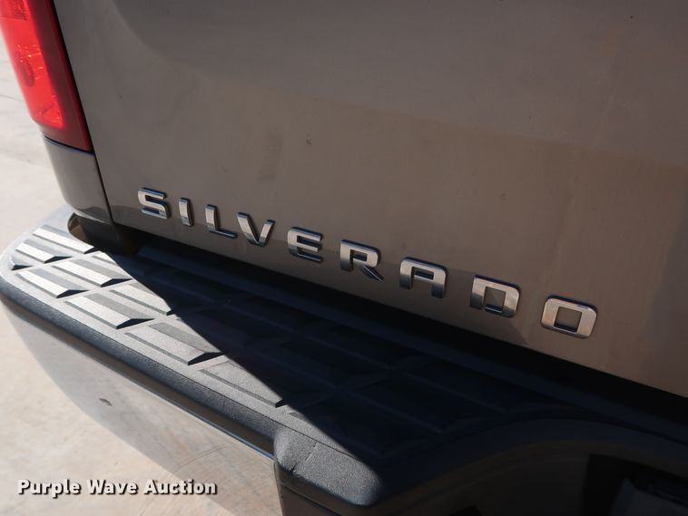 image for item DH3662 2013 Chevrolet Silverado 1500 Ext. Cab pickup truck