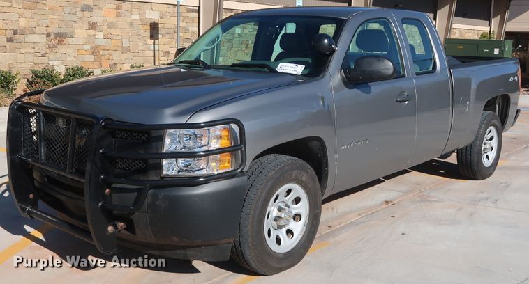 image for item DH3663 2013 Chevrolet Silverado 1500 Ext. Cab pickup truck