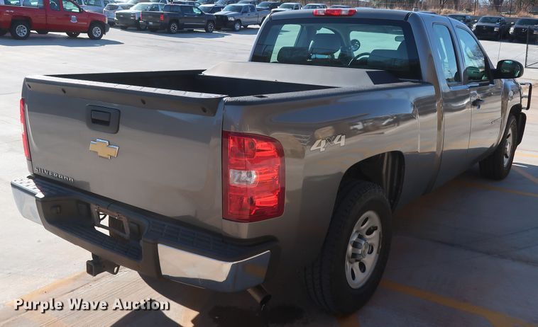 image for item DH3663 2013 Chevrolet Silverado 1500 Ext. Cab pickup truck