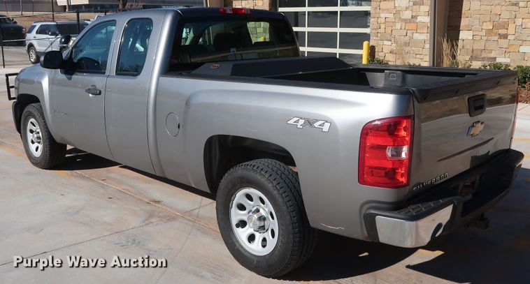 image for item DH3663 2013 Chevrolet Silverado 1500 Ext. Cab pickup truck