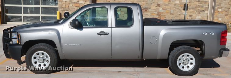 image for item DH3663 2013 Chevrolet Silverado 1500 Ext. Cab pickup truck