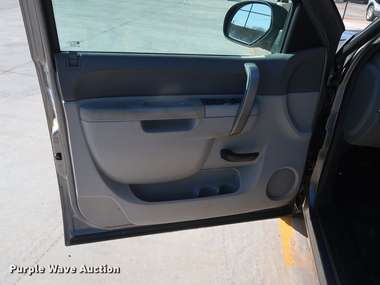 image for item DH3663 2013 Chevrolet Silverado 1500 Ext. Cab pickup truck