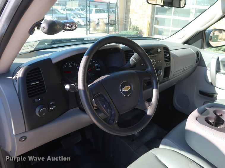 image for item DH3663 2013 Chevrolet Silverado 1500 Ext. Cab pickup truck