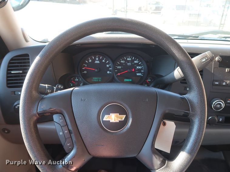 image for item DH3663 2013 Chevrolet Silverado 1500 Ext. Cab pickup truck