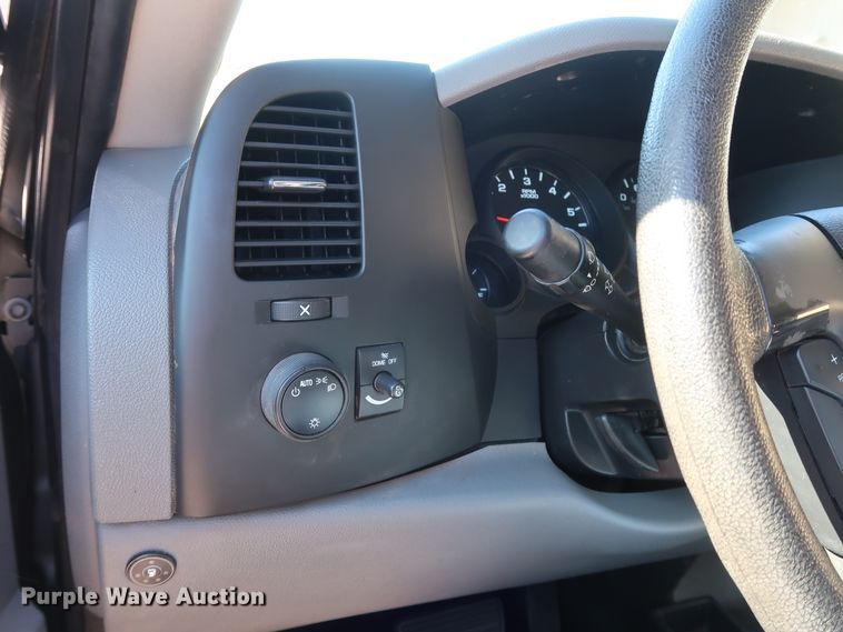 image for item DH3663 2013 Chevrolet Silverado 1500 Ext. Cab pickup truck