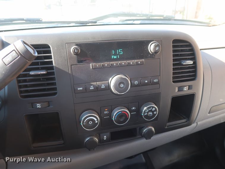 image for item DH3663 2013 Chevrolet Silverado 1500 Ext. Cab pickup truck