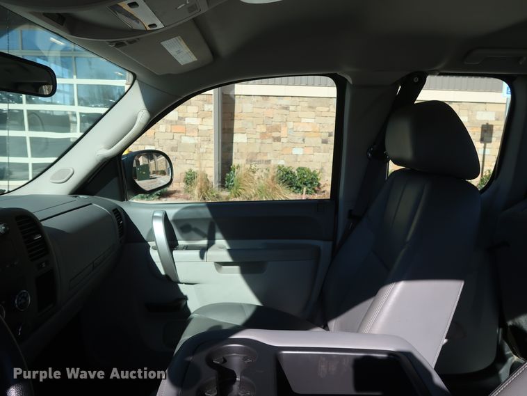 image for item DH3663 2013 Chevrolet Silverado 1500 Ext. Cab pickup truck