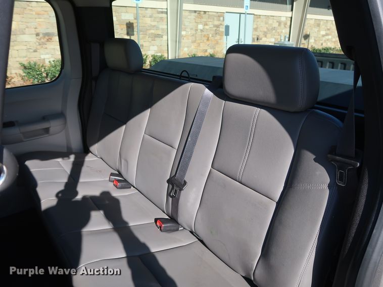 image for item DH3663 2013 Chevrolet Silverado 1500 Ext. Cab pickup truck