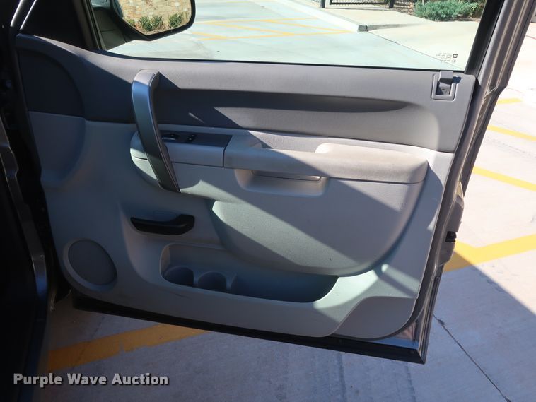 image for item DH3663 2013 Chevrolet Silverado 1500 Ext. Cab pickup truck