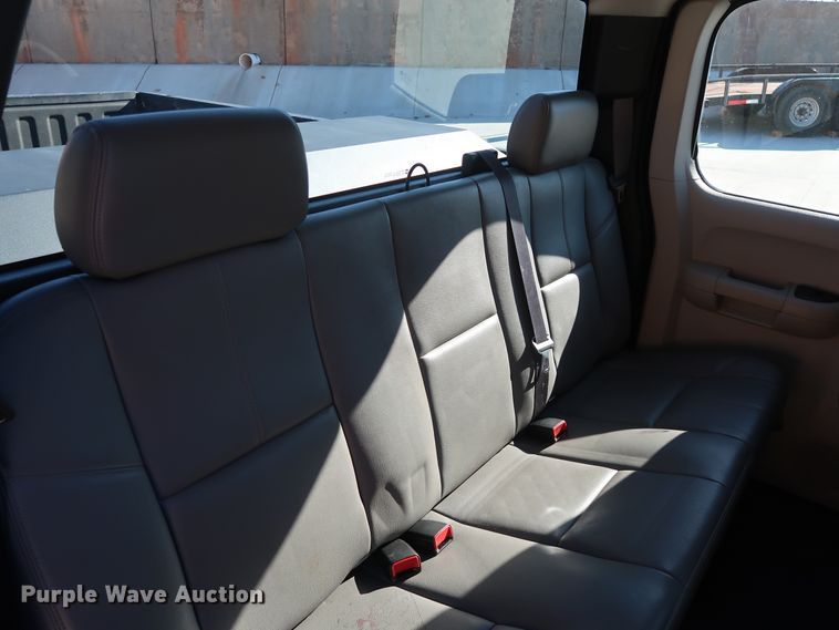 image for item DH3663 2013 Chevrolet Silverado 1500 Ext. Cab pickup truck