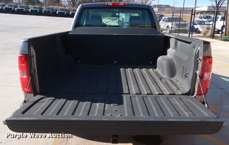 image for item DH3663 2013 Chevrolet Silverado 1500 Ext. Cab pickup truck