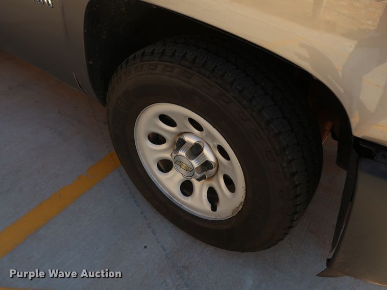 image for item DH3663 2013 Chevrolet Silverado 1500 Ext. Cab pickup truck