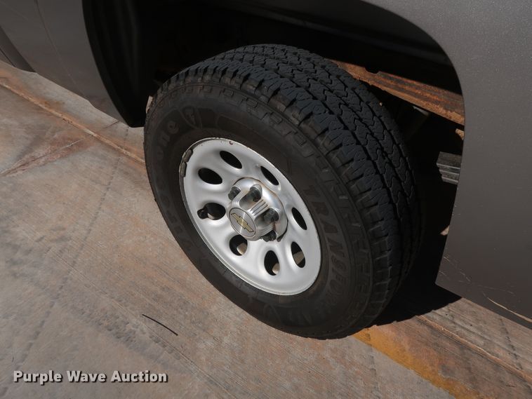 image for item DH3663 2013 Chevrolet Silverado 1500 Ext. Cab pickup truck