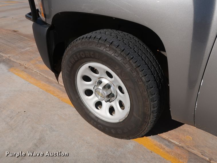 image for item DH3663 2013 Chevrolet Silverado 1500 Ext. Cab pickup truck