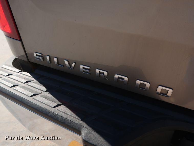 image for item DH3663 2013 Chevrolet Silverado 1500 Ext. Cab pickup truck