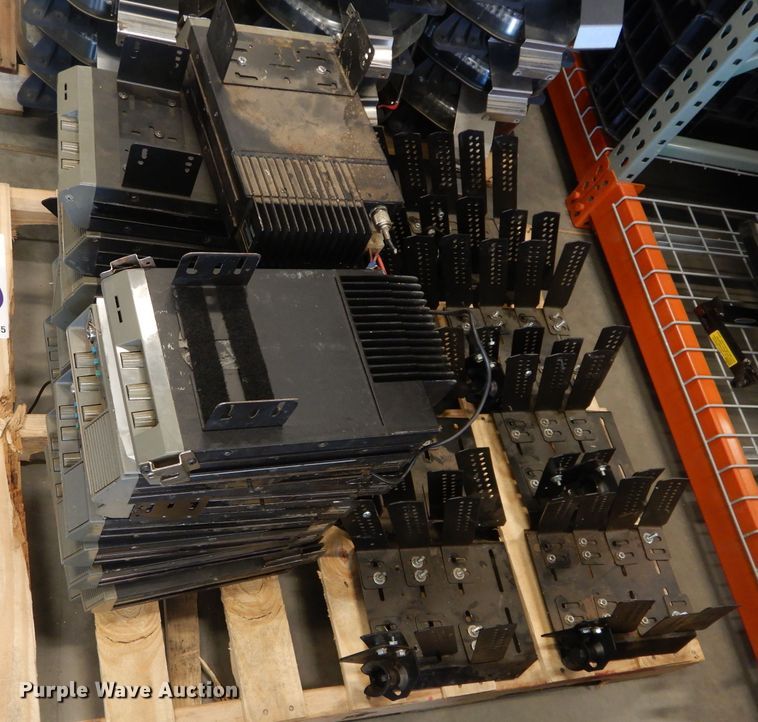 image for item DH3675 Low band radios and mounts