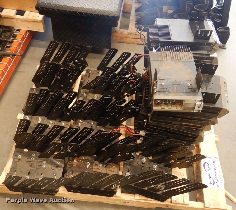 image for item DH3675 Low band radios and mounts