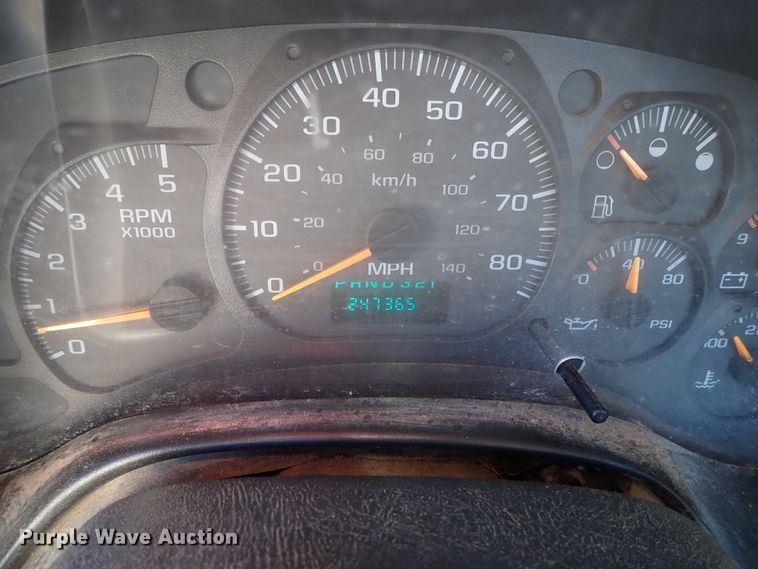 image for item DC3392 2009 GMC C4500 truck cab and chassis