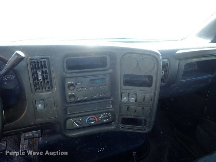 image for item DC3392 2009 GMC C4500 truck cab and chassis