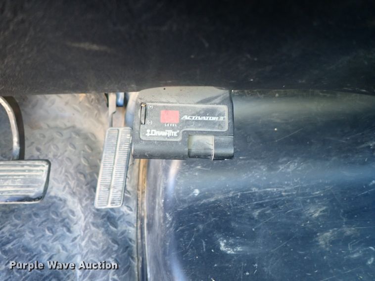 image for item DC3392 2009 GMC C4500 truck cab and chassis