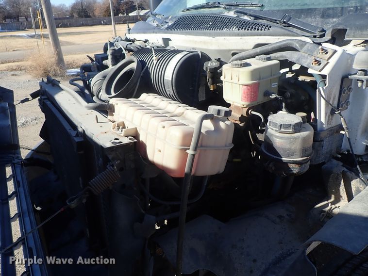 image for item DC3392 2009 GMC C4500 truck cab and chassis