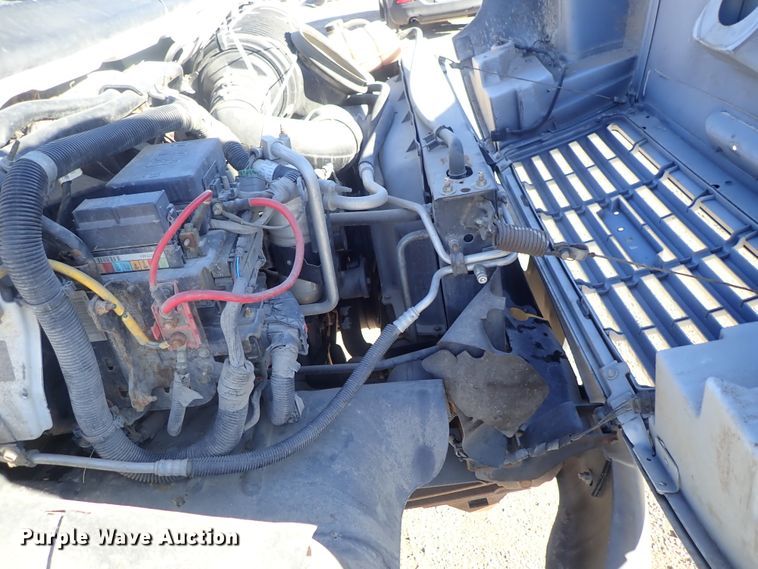 image for item DC3392 2009 GMC C4500 truck cab and chassis