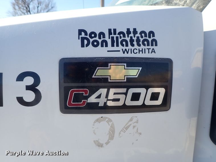 image for item DC3392 2009 GMC C4500 truck cab and chassis