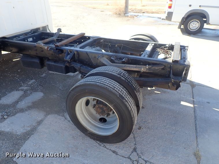 image for item DC3392 2009 GMC C4500 truck cab and chassis