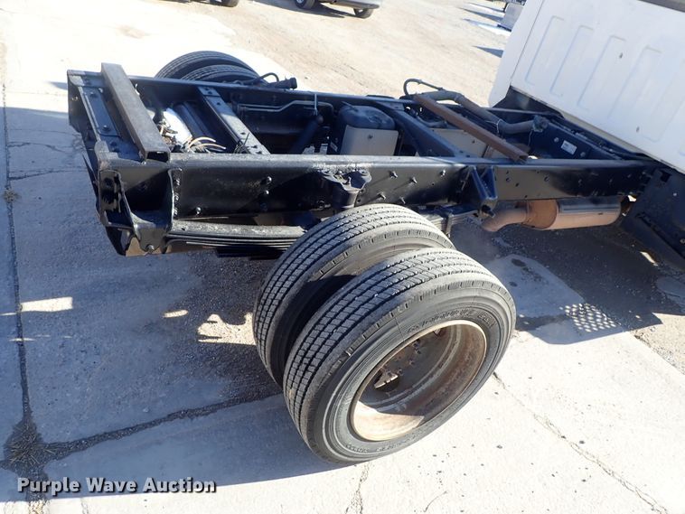 image for item DC3392 2009 GMC C4500 truck cab and chassis