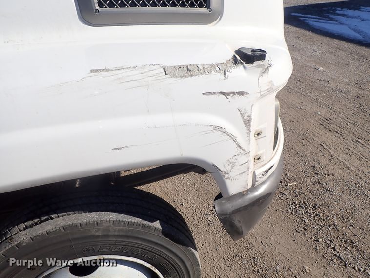 image for item DC3392 2009 GMC C4500 truck cab and chassis