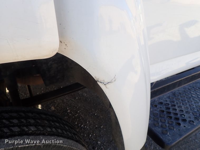 image for item DC3392 2009 GMC C4500 truck cab and chassis