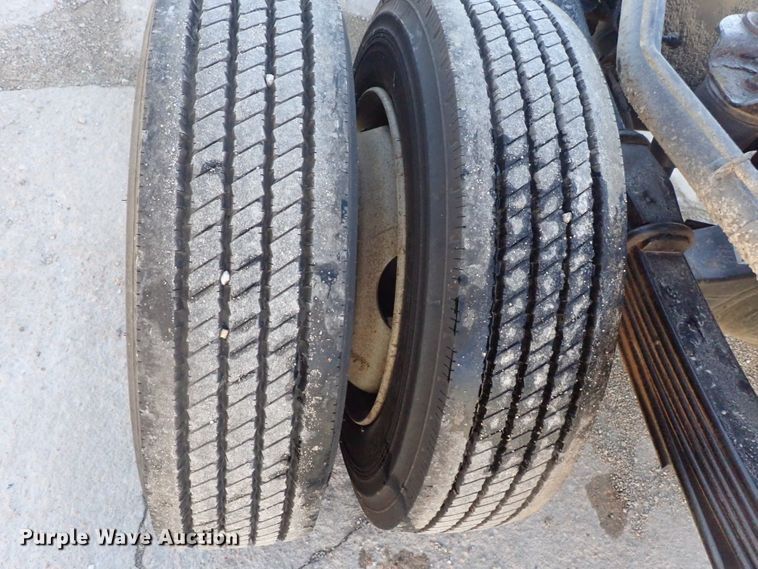 image for item DC3392 2009 GMC C4500 truck cab and chassis