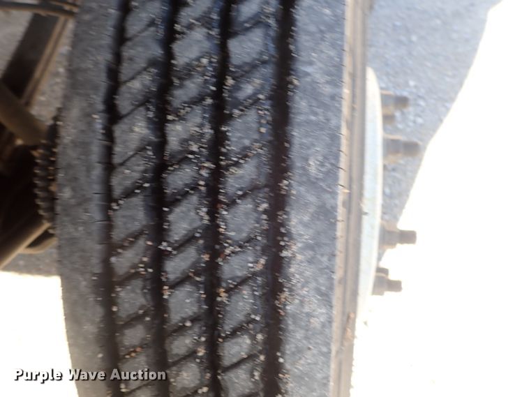 image for item DC3392 2009 GMC C4500 truck cab and chassis