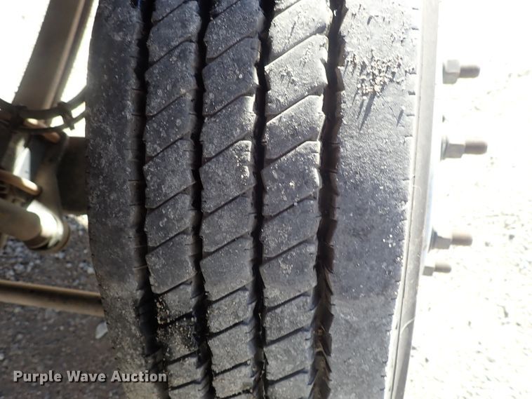 image for item DC3392 2009 GMC C4500 truck cab and chassis