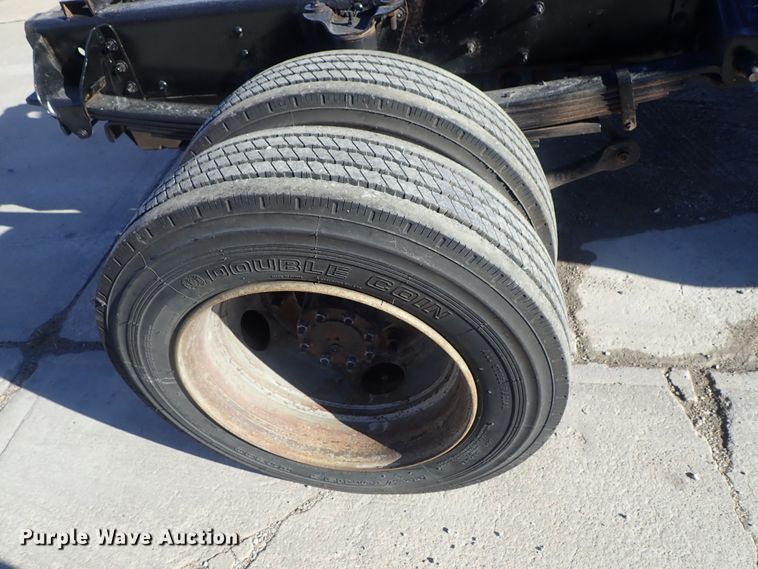 image for item DC3392 2009 GMC C4500 truck cab and chassis