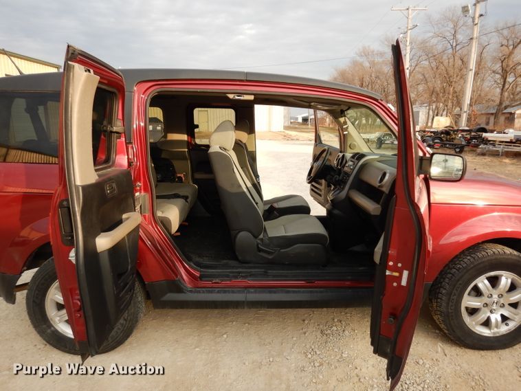 image for item DE4217 2008 Honda Element SUV