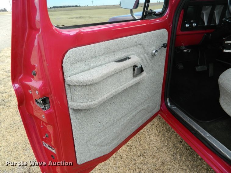 image for item DE4385 1979 Ford F100 pickup truck