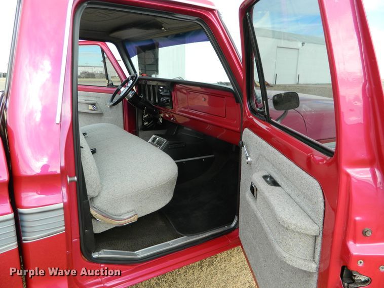 image for item DE4385 1979 Ford F100 pickup truck