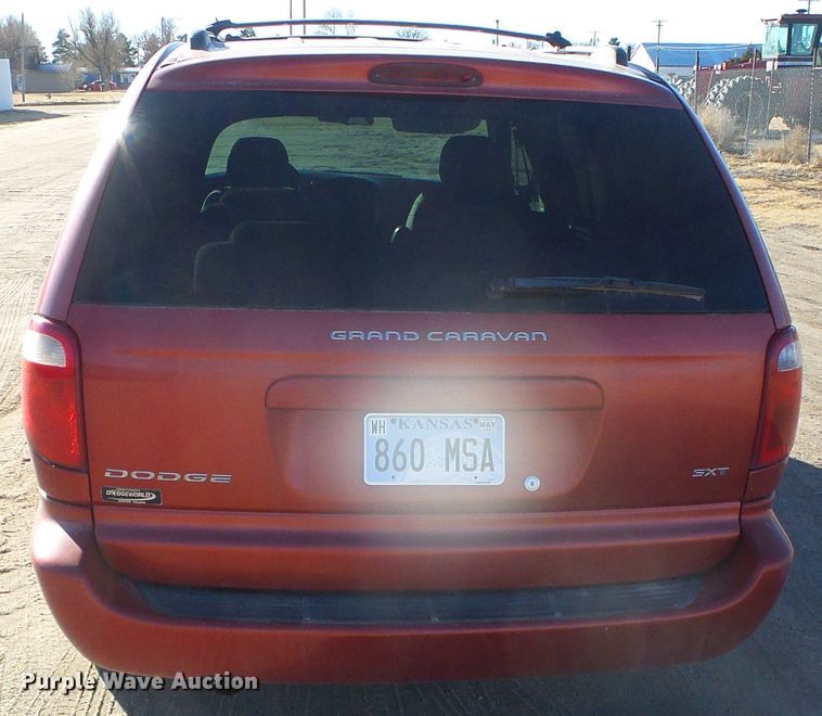 image for item DG0411 2005 Dodge Grand Caravan van
