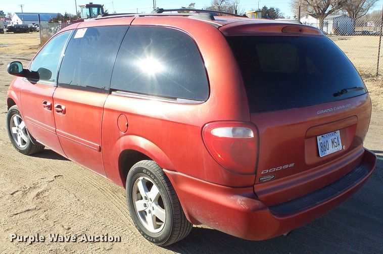 image for item DG0411 2005 Dodge Grand Caravan van