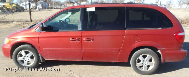 image for item DG0411 2005 Dodge Grand Caravan van