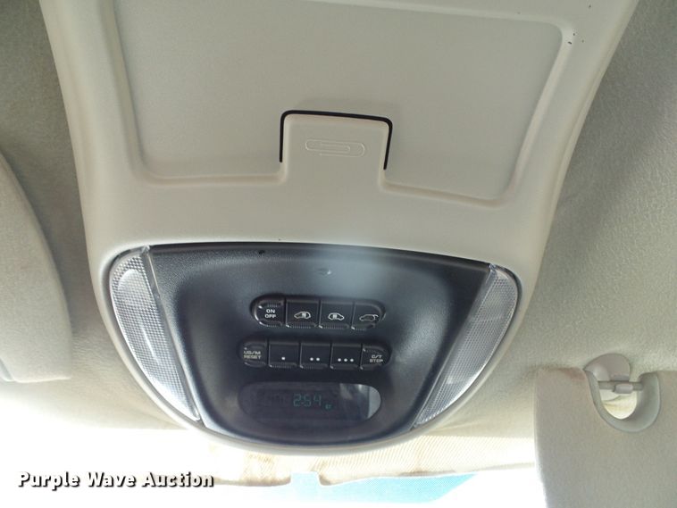 image for item DG0411 2005 Dodge Grand Caravan van