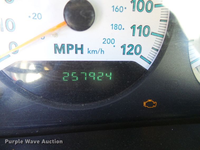 image for item DG0411 2005 Dodge Grand Caravan van