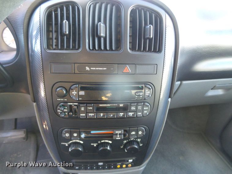 image for item DG0411 2005 Dodge Grand Caravan van