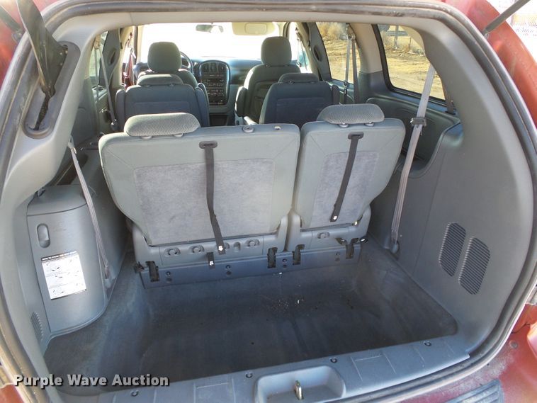 image for item DG0411 2005 Dodge Grand Caravan van