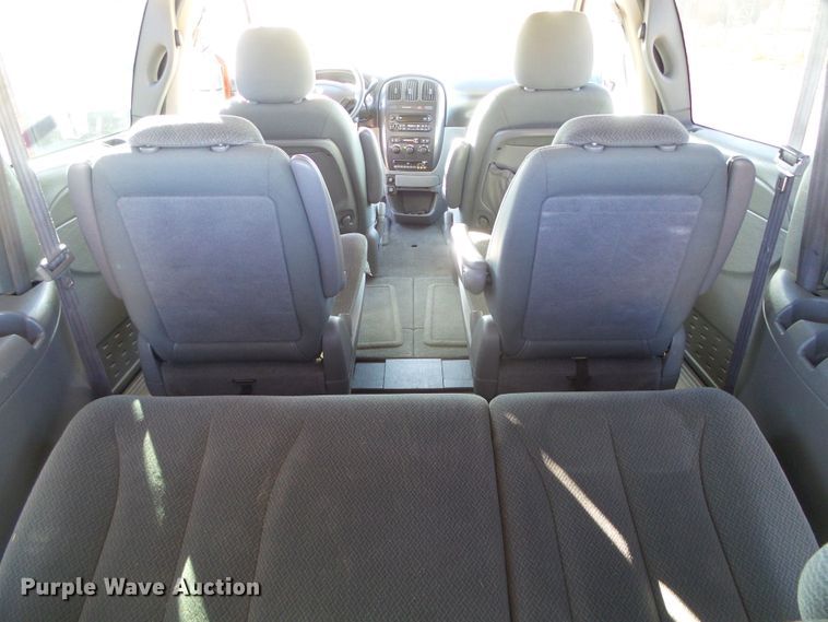 image for item DG0411 2005 Dodge Grand Caravan van