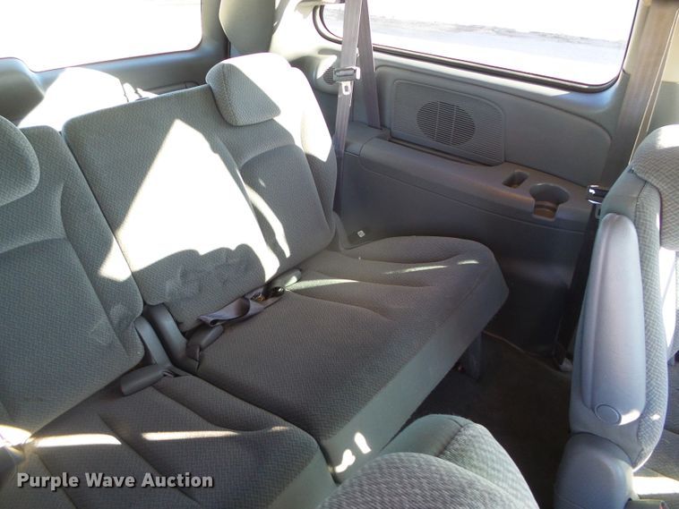image for item DG0411 2005 Dodge Grand Caravan van